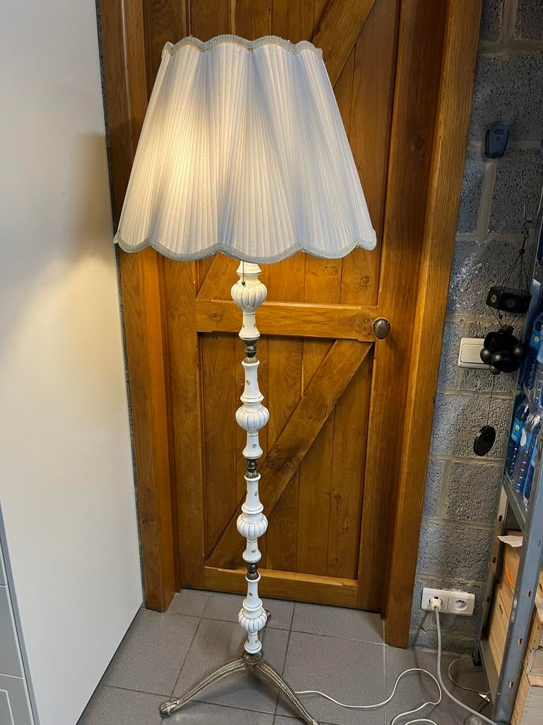 Lampadaire sur pied  avec pied en laiton et bras céramique, Huis en Inrichting, Lampen | Vloerlampen, Gebruikt, 150 tot 200 cm