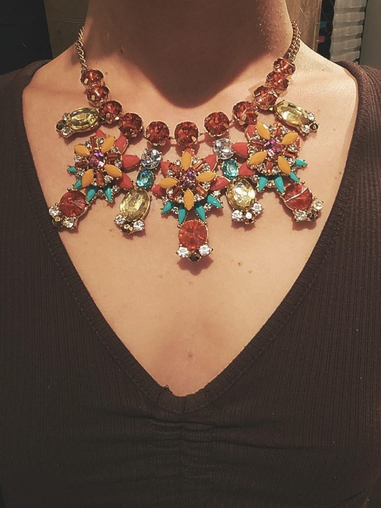 Kleurrijke halsketting met oorbellen, Bijoux, Sacs & Beauté, Colliers, Enlèvement ou Envoi, Autres couleurs, Comme neuf, Synthétique