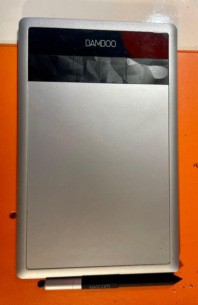 Wacom Bamboo Pen & Touch CTH-470 grafische tablet, Ophalen, Zo goed als nieuw, Bedraad, Wacom