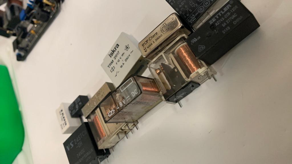 Lot de 9 relais de collection – Vintage & rares, Envoi, Comme neuf