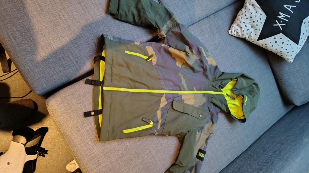 Ski jas O'Neill (10j), Ophalen