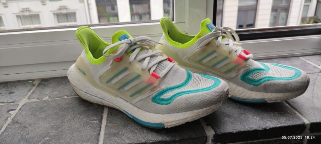 Adidas Sneakers 42.5, Vêtements | Hommes, Chaussures, Enlèvement ou Envoi, Adidas, Porté, Blanc