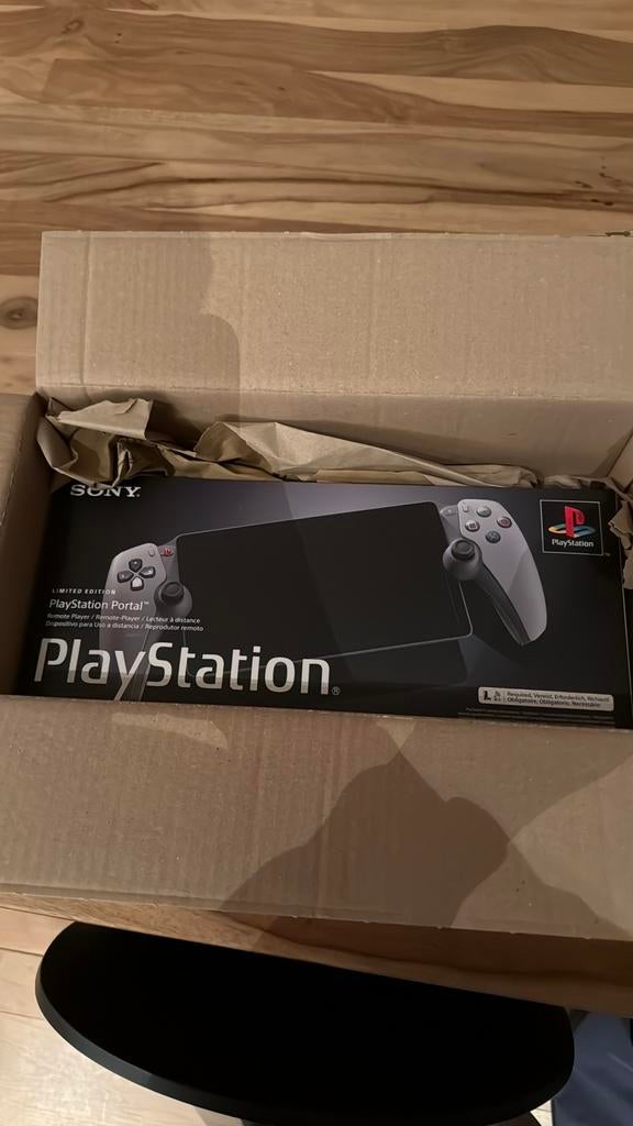 Playstation Portal Limited Edition 30th year- sealed, Consoles de jeu & Jeux vidéo, Enlèvement, Neuf
