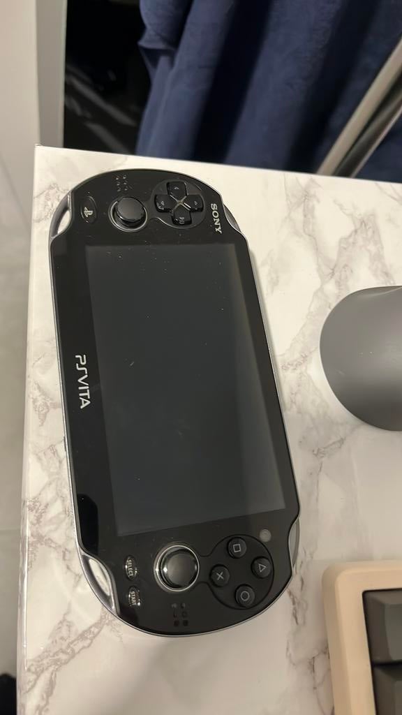 Ps vita 1000 + sd2vita 128 gb, Games en Spelcomputers, Ophalen of Verzenden, Zo goed als nieuw