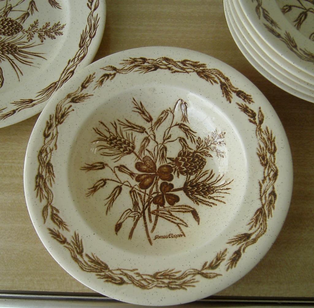 7 borden en 2 schalen „English Iristone Table Ware LTD, Huis en Inrichting, Keuken | Servies, Zo goed als nieuw, Bord(en), Overige stijlen