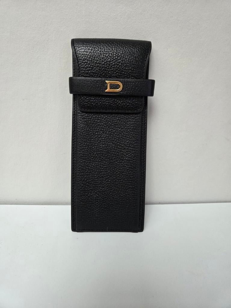 Porte-stylos Delvaux, Enlèvement