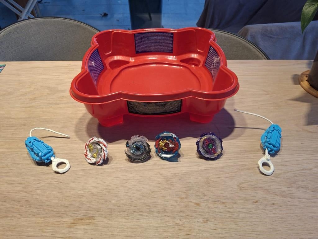 Beyblades met beystadium, Ophalen of Verzenden