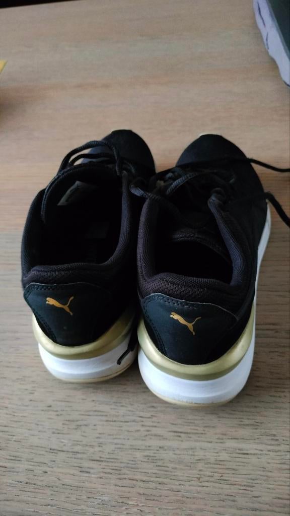 Puma Soft foam sportief maat 39 - 1x gedragen, Sport en Fitness, Ophalen
