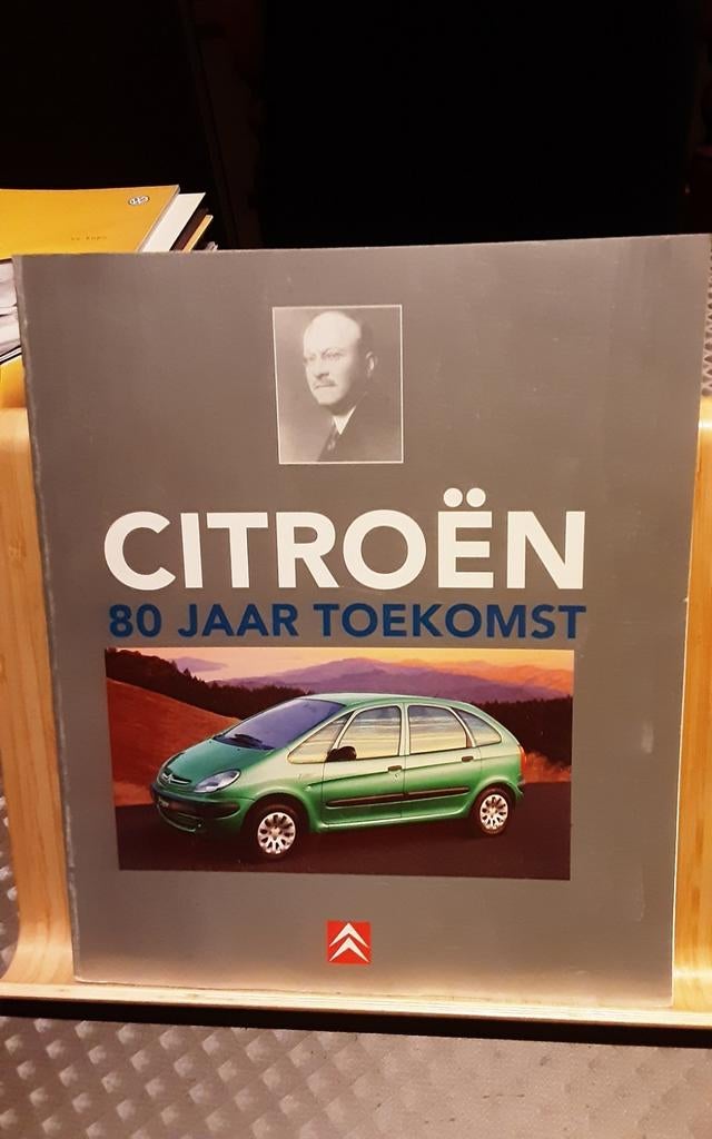 Citroën boek 80 jaar toekomst, Livres, Autos | Livres, Enlèvement ou Envoi, Comme neuf, Citroën