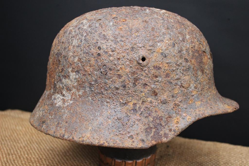WW2 M40 Q64 Luftwaffe RELIC Normandië., Verzamelen, Militaria | Tweede Wereldoorlog, Ophalen of Verzenden, Luchtmacht, Helm of Baret