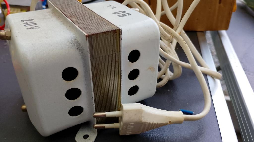 Transfo 240-12 v AC pour éclairage led, Bricolage & Construction, Enlèvement