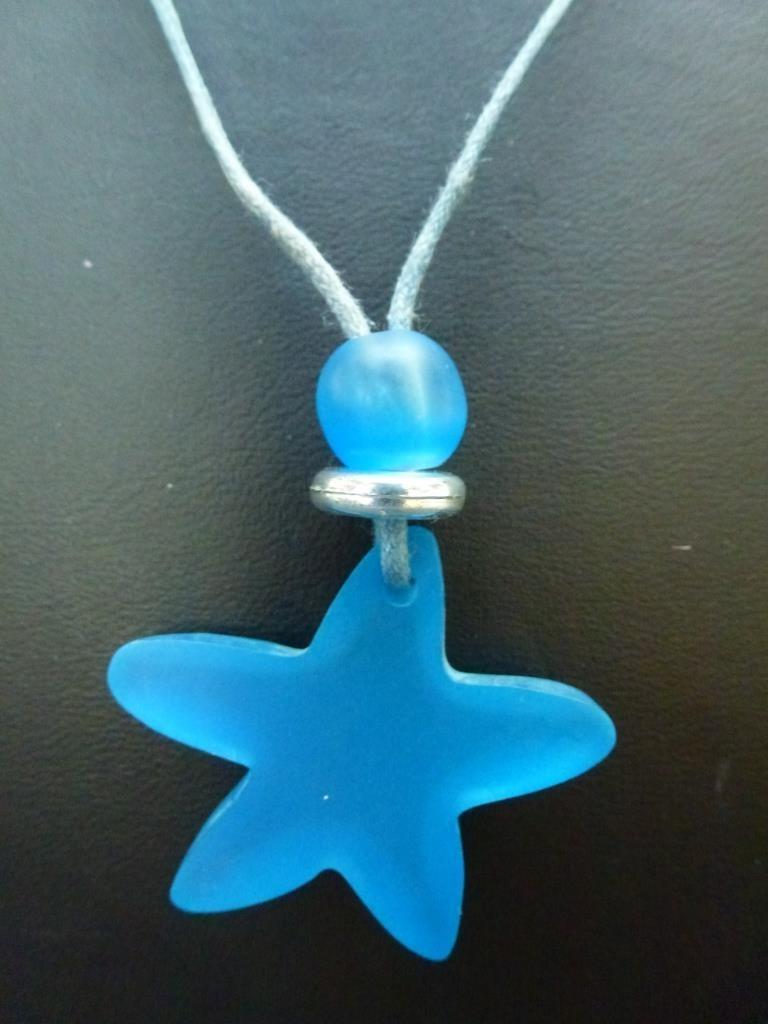 blauwe halsketting collier met blauwe hanger zeester, Ophalen of Verzenden, Gebruikt, Overige materialen, Met hanger