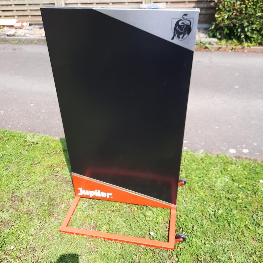 Jupiler bord , stoepbord . Op wieltjes . Dubbelzijdig ., Verzamelen, Biermerken, Ophalen, Zo goed als nieuw, Jupiler