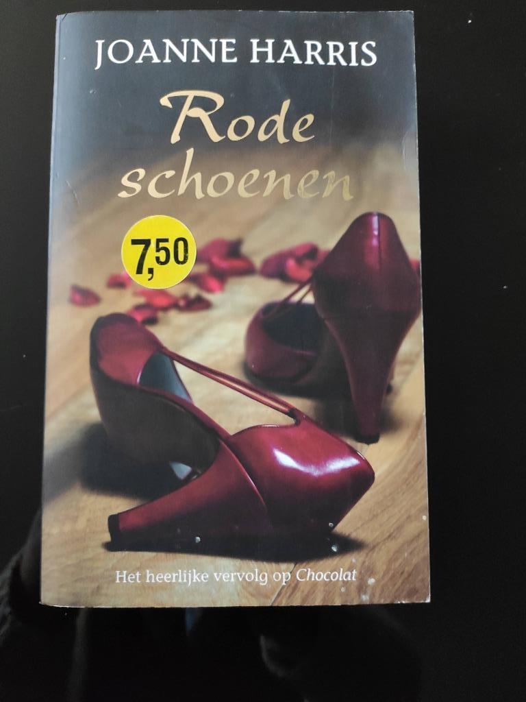 Boek - Rode schoenen - JOANNE HARRIS, Ophalen, Zo goed als nieuw, JOANNE HARRIS