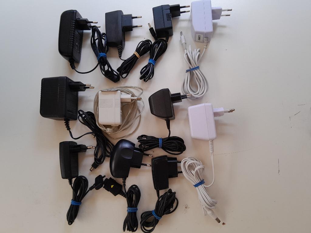 Transfos pour divers appareils (11 pièces) Prix: 35€/lot., Bricolage & Construction, Électricité & Câbles, Enlèvement ou Envoi