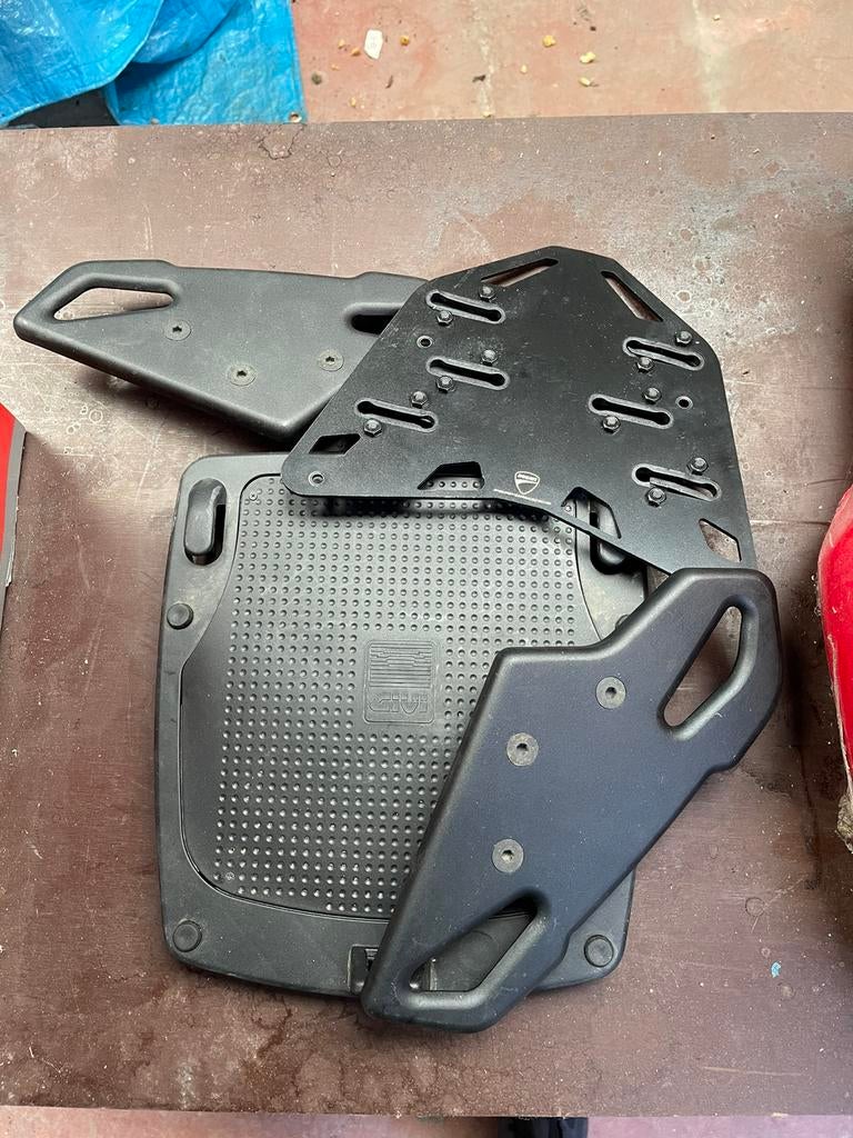 Kit support Givi Multistrada 1ère série, Motos