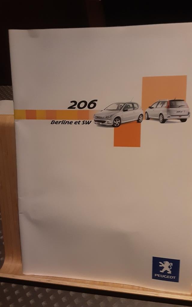 PEUGEOT 206 brochure, Livres, Autos | Brochures & Magazines, Enlèvement ou Envoi, Comme neuf, Peugeot