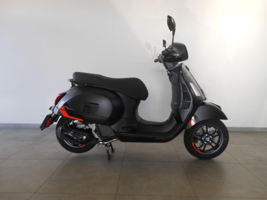 Vespa GTS Super Sport 125, Motoren, Motoren | Overige merken, Bedrijf, Scooter, 12 t/m 35 kW, 1 cilinder, Minimaal motorrijbewijs A1
