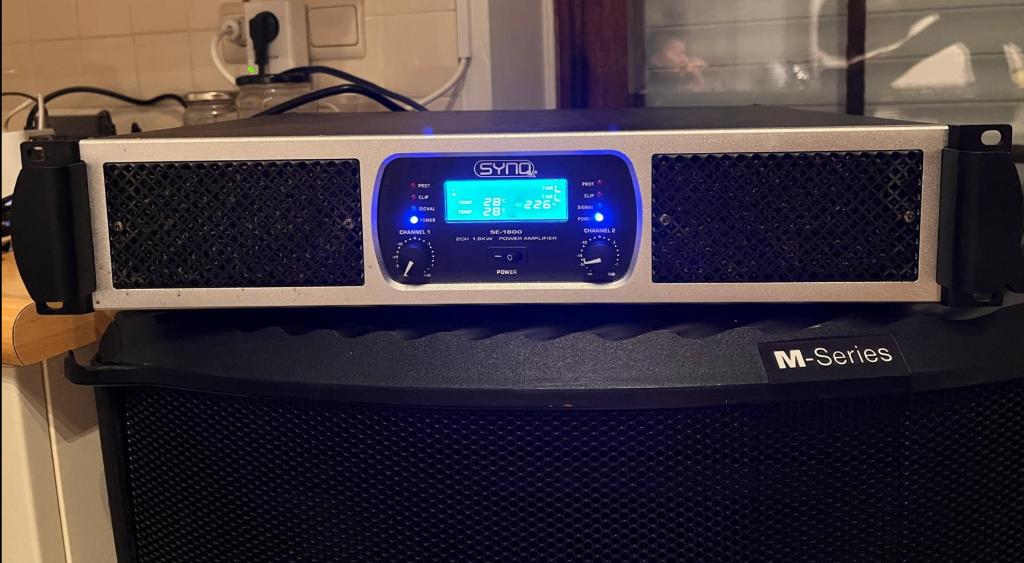 JBL M-300 + ampli SYNQ neuf + câbles complets, TV, Hi-fi & Vidéo, Enceintes, Reconditionné, Haut-parleur central, 120 watts ou plus