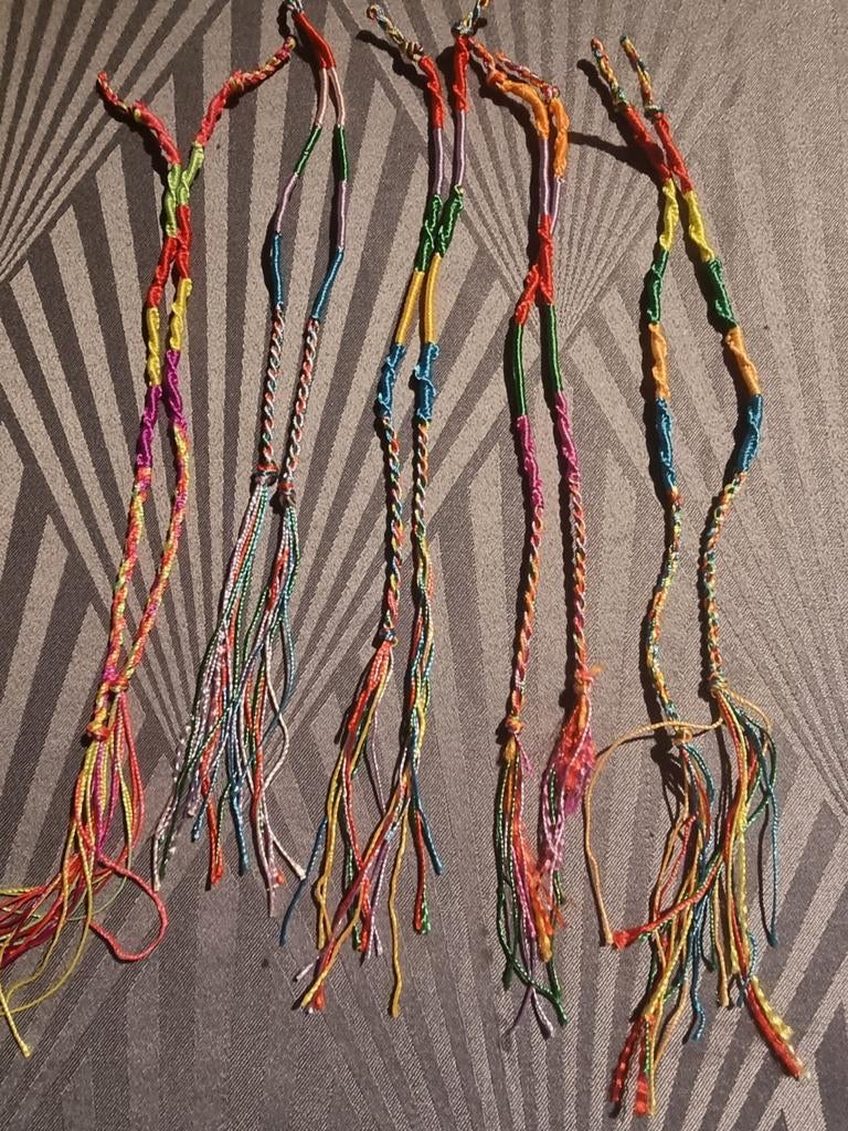 10 Splinternieuwe vriendschap armbandjes. Verschillende kleu, Ophalen of Verzenden, Nieuw