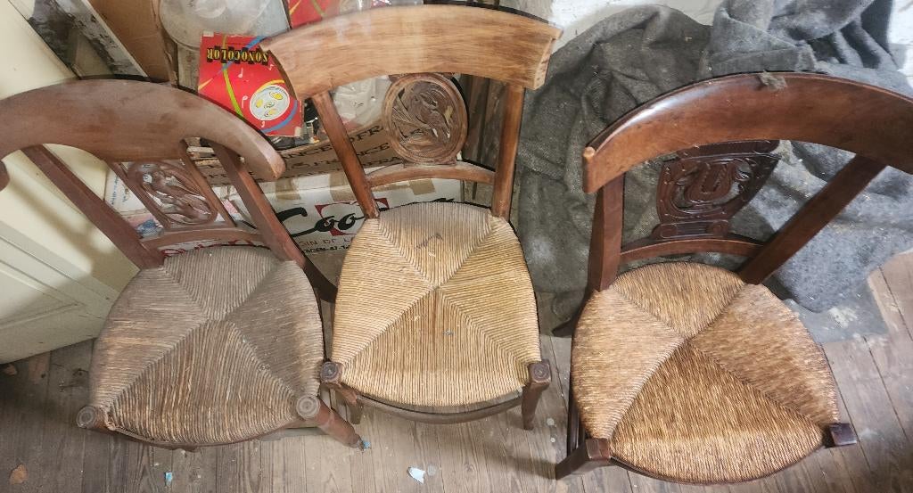 Ancienne chaises en bois et paille avec dossier sculpté, Enlèvement