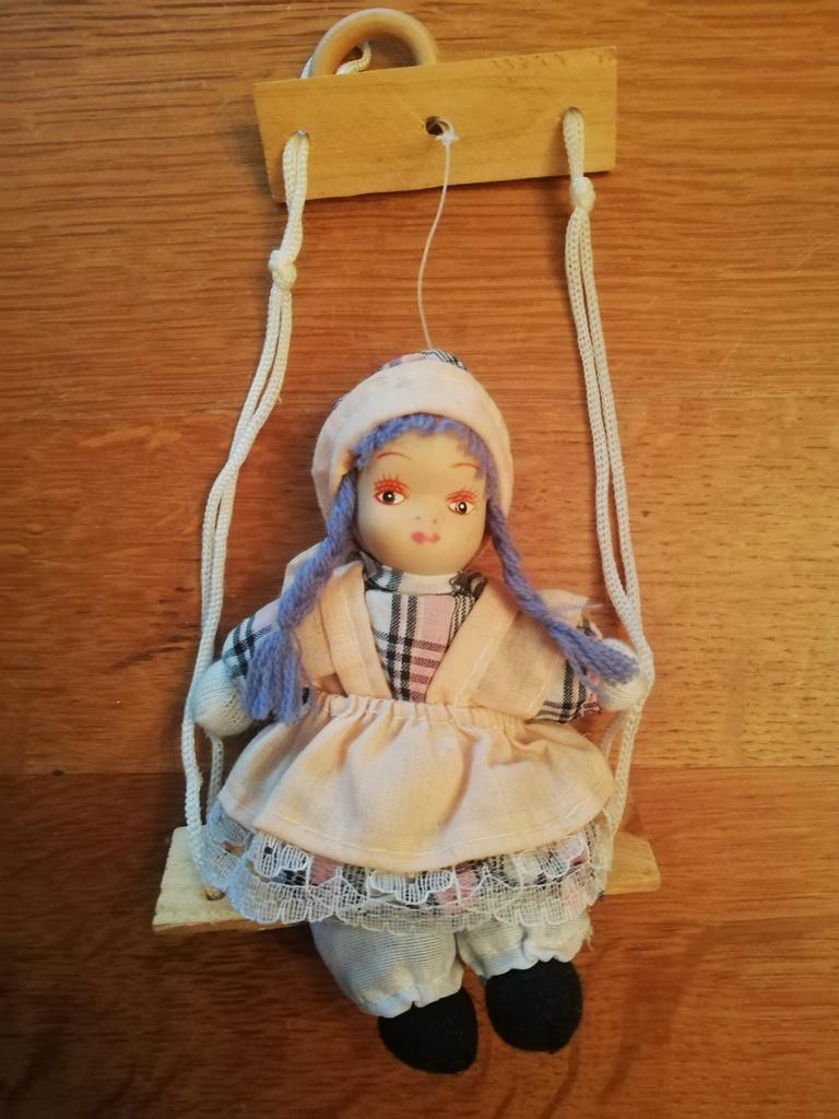 Jolie petite poupée vintage en porcelaine, Enlèvement ou Envoi, Poupée