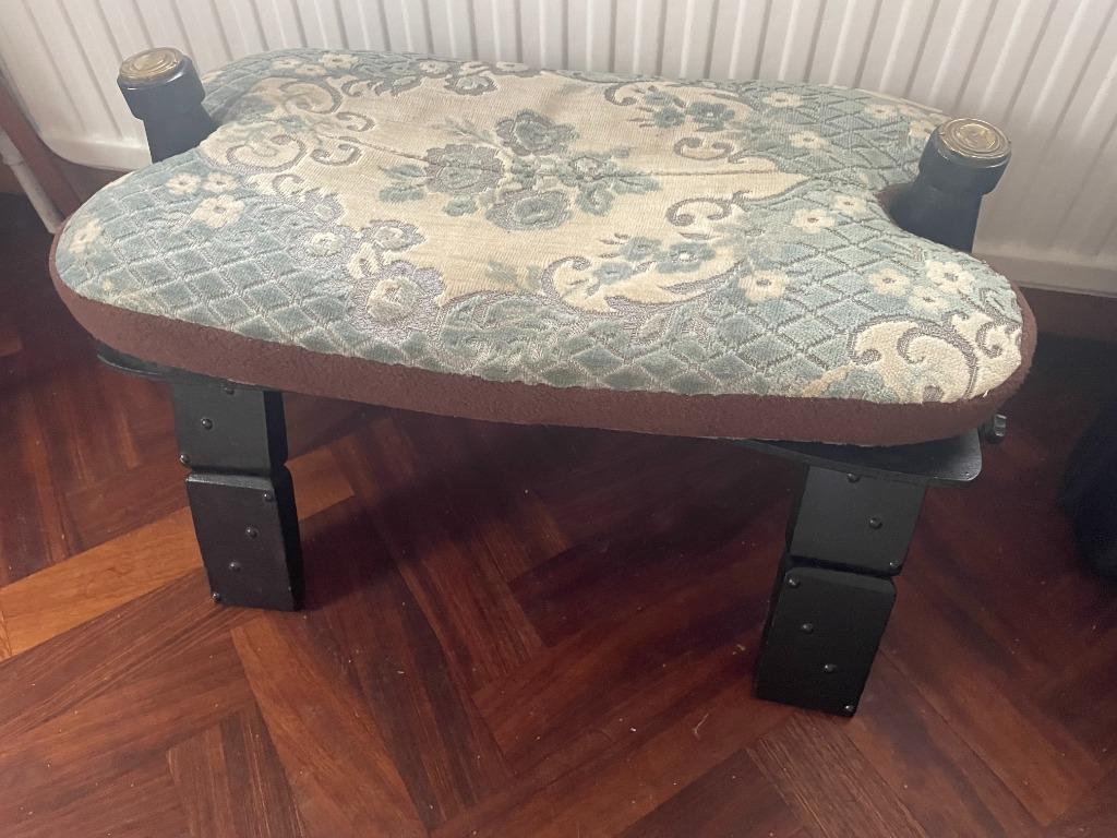 2 x Voetbank poef leder / stof / hout KIES, Huis en Inrichting, Ophalen, Leer