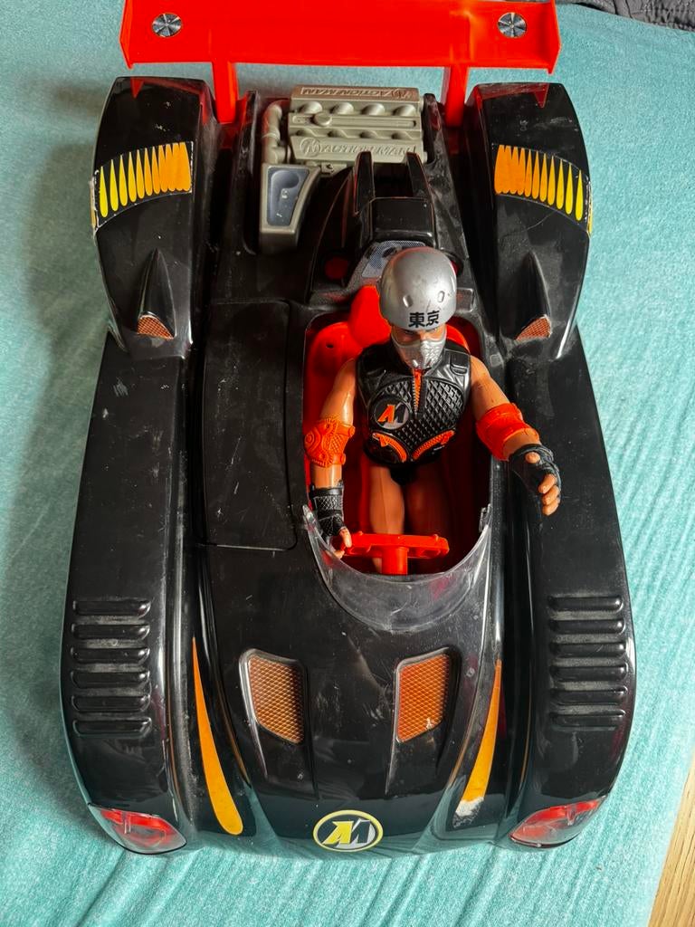 Grande voiture de course 2002 et figurine Action Man, Enlèvement, Utilisé