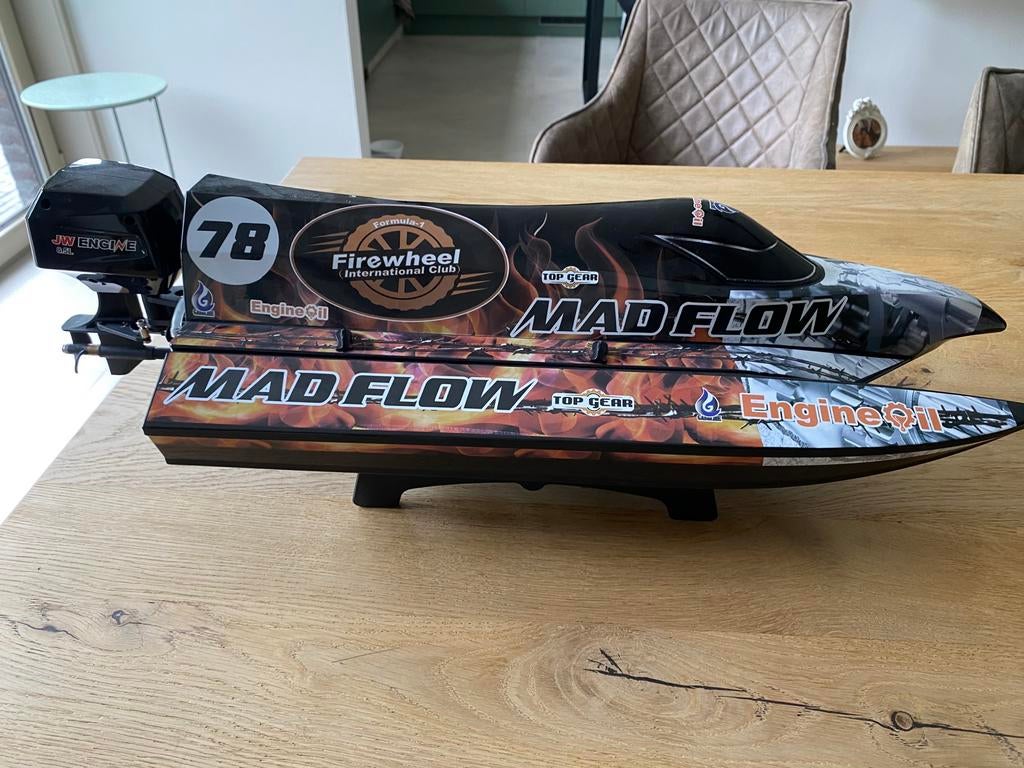 Joysway Mad Flow V3 Brushless F1 Boat., Enlèvement ou Envoi, Comme neuf