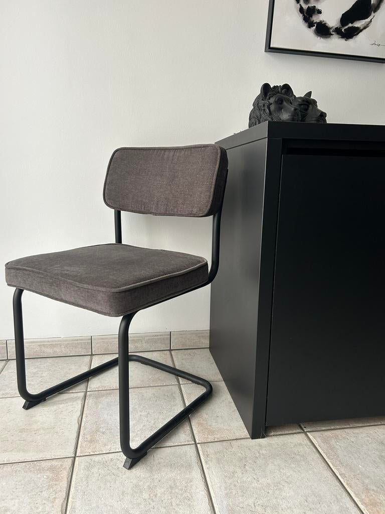 Vier donkergrijze stoelen, Ophalen, Zo goed als nieuw, Vier