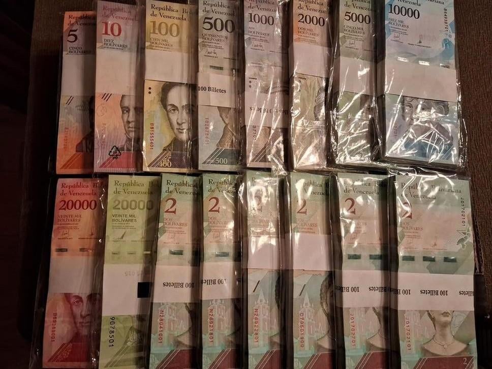 Venezuela : 16 liasses de 100 billets de 2 à 20 000 bolivars, Envoi, Amérique du Sud, Série