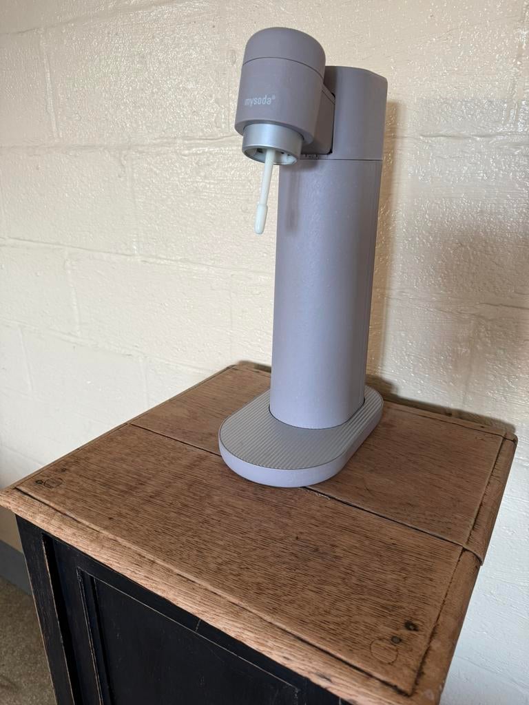 Spuitwater bruiswater sodastreamstation, Huis en Inrichting, Ophalen, Zo goed als nieuw