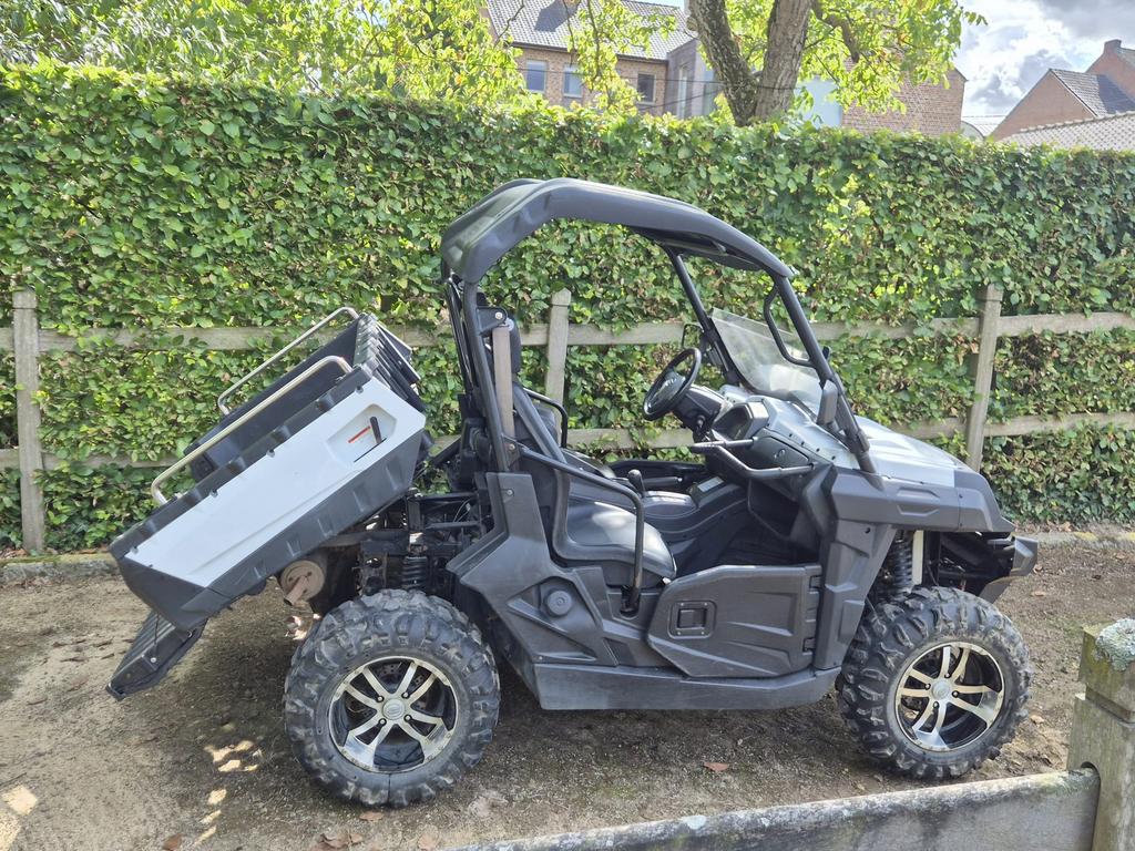 CFMoto Uforce 800, Plus de 35 kW, 800 cm³, 2 cylindres