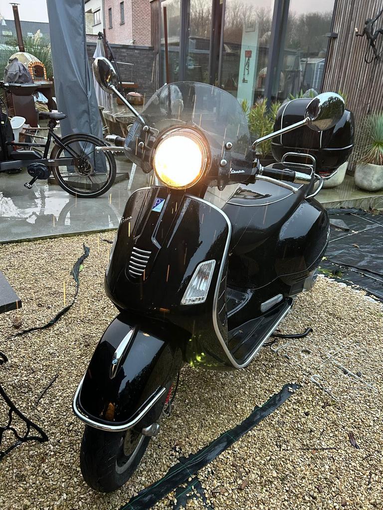 Vespa, Fietsen en Brommers, Ophalen