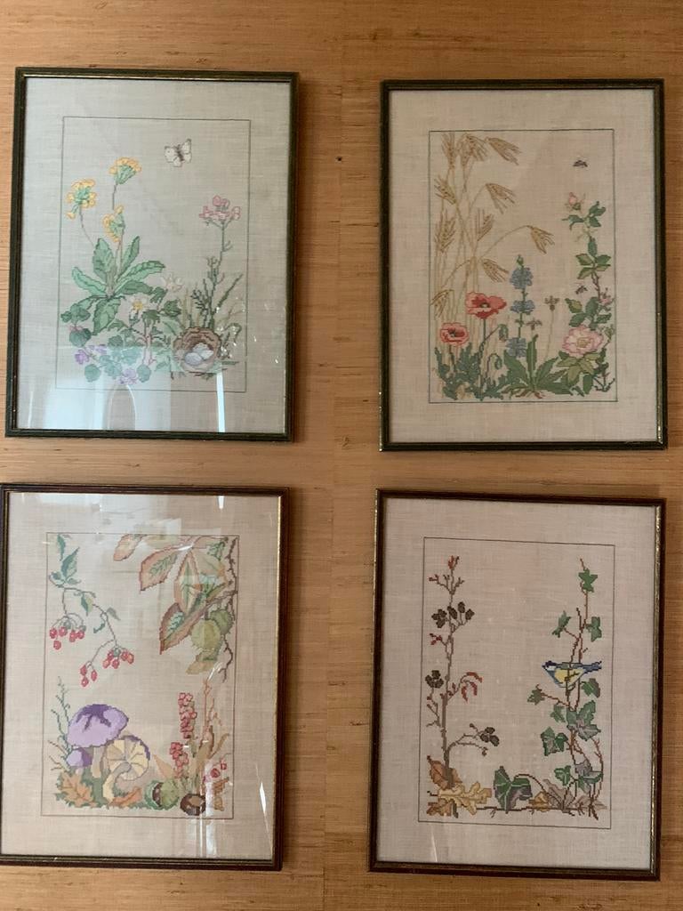 4 jaargetijden handwerk ingekaderd, Ophalen, Zo goed als nieuw