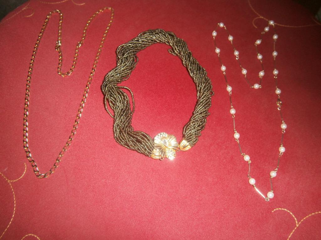 2 colliers et 1 tour de cou. 12 euros les 3, Bijoux, Sacs & Beauté, Colliers, Enlèvement, Comme neuf, Autres couleurs, Autres matériaux
