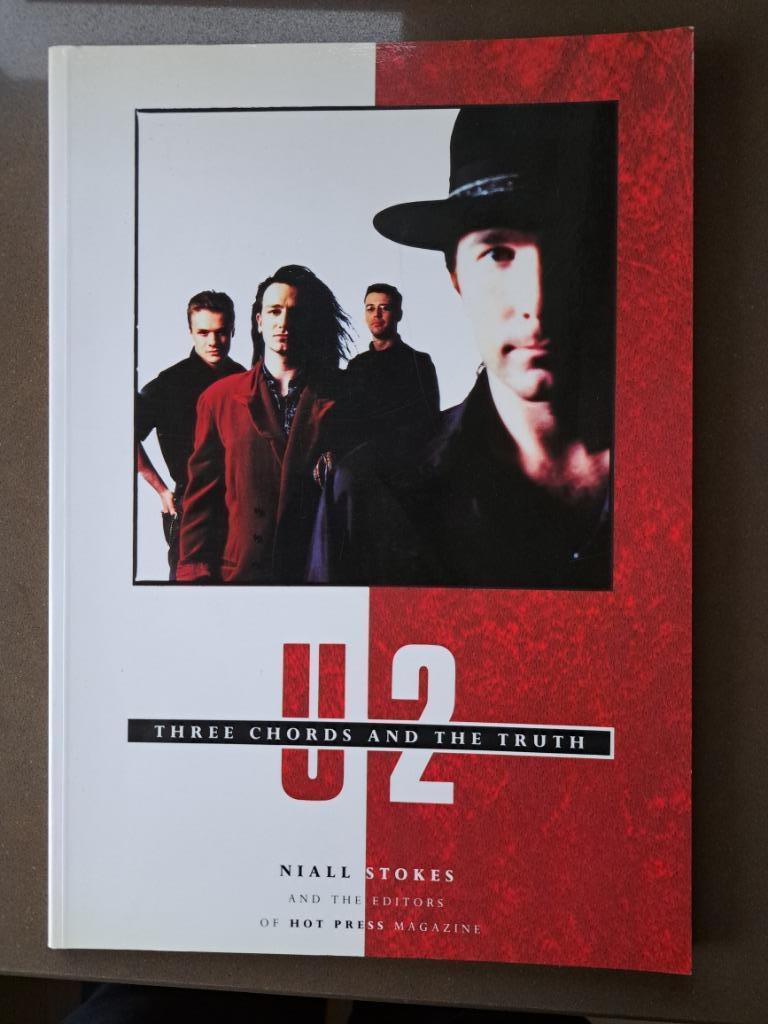 U2 - livre : U2 Trois accords et la vérité, Artiste, Enlèvement ou Envoi, Comme neuf, Niall Stokes