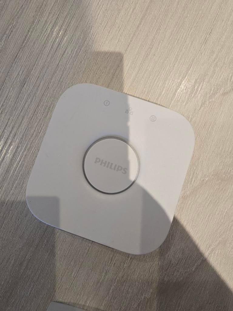 Hue Bridge, Huis en Inrichting, Ophalen, Zo goed als nieuw