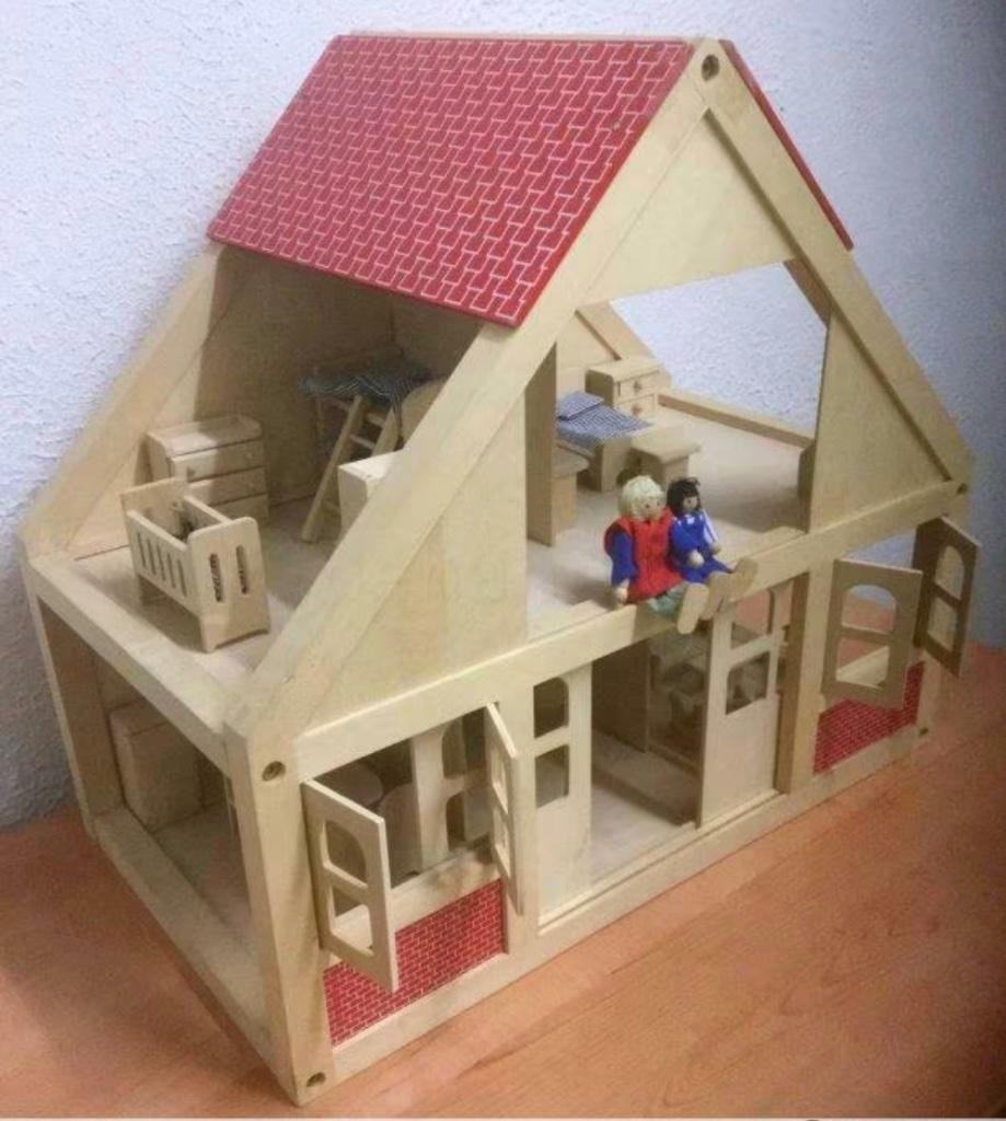 Prachtig houten poppenhuis met meubeltjes en 2 poppetjes, Enlèvement ou Envoi, Comme neuf, Maison de poupées
