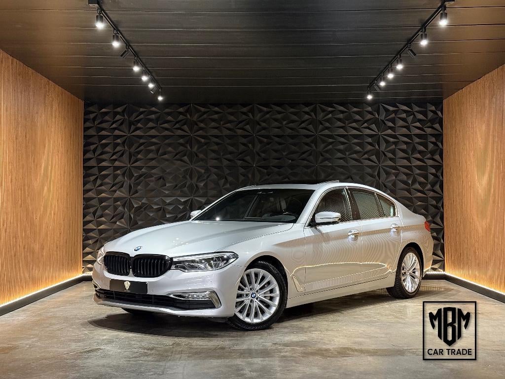 ✅ BMW 530iA G30 GARANTIE Luxury Individual Open Dak Head-Up, Autos, Argent ou Gris, Entreprise, Entretenue par le concessionnaire