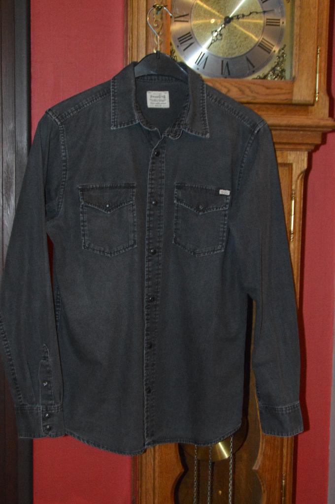 Chemise "Jack&Jones" en jeans noir délavé Taille M comme 9!, Vêtements | Hommes, Chemises, Tour de cou 39/40 (M), Enlèvement ou Envoi