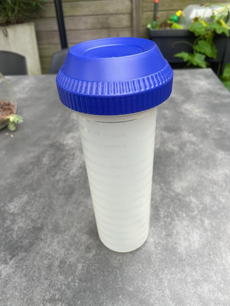 Tupperware shaker, Maison & Meubles, Cuisine| Tupperware, Enlèvement ou Envoi, Comme neuf