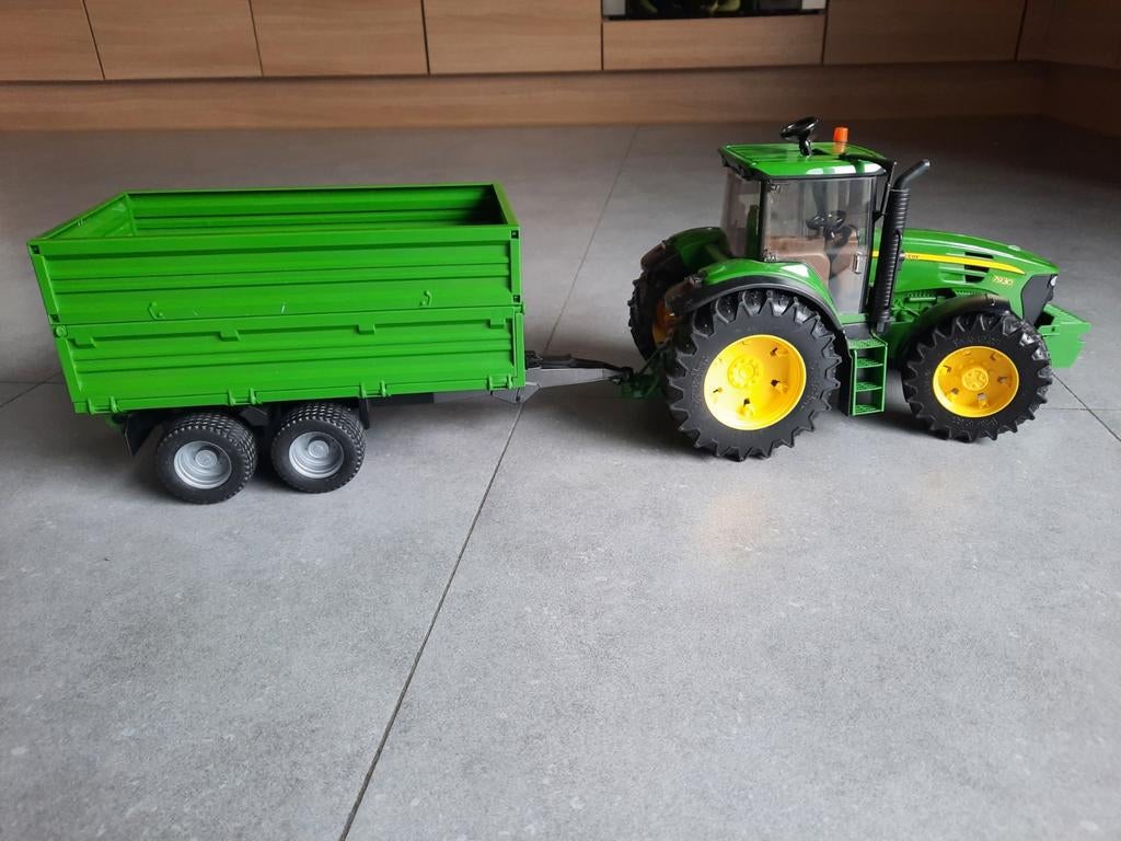 John Deere tractor 7930, met kar, Ophalen