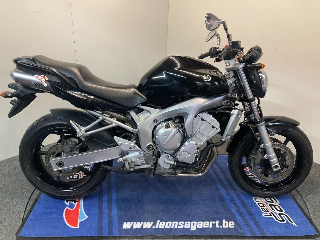 Yamaha FZ 6 N @ Leon Sagaert, 4 cilinders, Bedrijf, Meer dan 35 kW, 600 cc