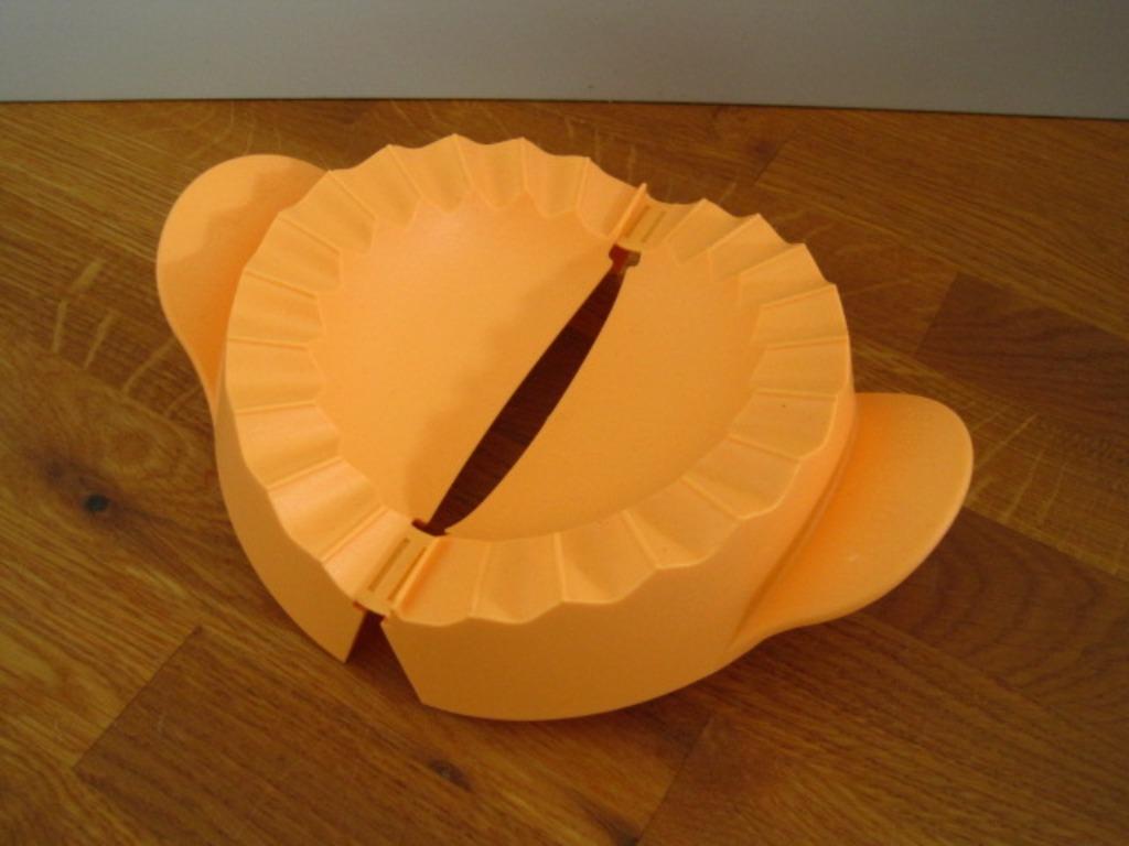 Machine à raviolis Tupperware orange - neuve, Enlèvement ou Envoi, Neuf, Orange, Autres types