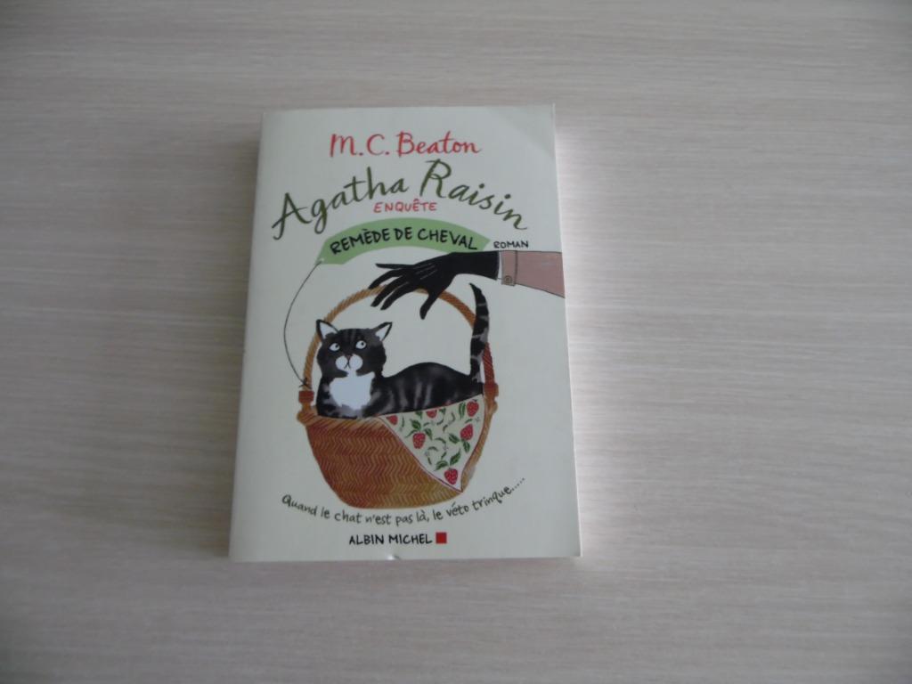 AGATHA RAISIN ENQUÊTE REMÈDE DE CHEVAL     M.C. BEATON, Ophalen of Verzenden, Zo goed als nieuw, M. C. Beaton