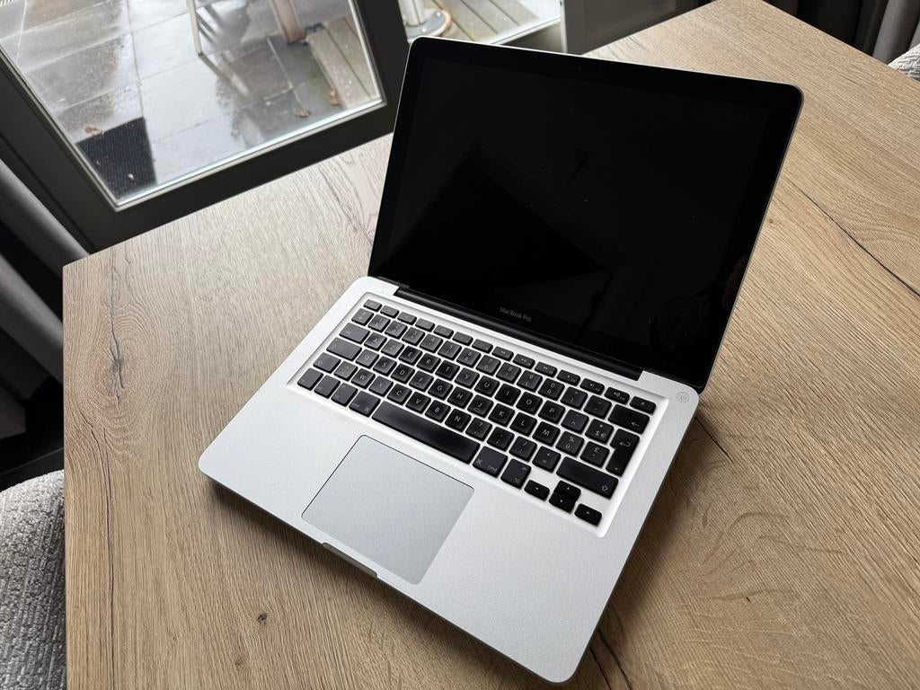 Apple MacBook Pro 2.4Ghz - 4GB mem - 250GB HD (mid 2010), Informatique & Logiciels, Enlèvement ou Envoi, 13 pouces, 4 GB, 2 à 3 Ghz
