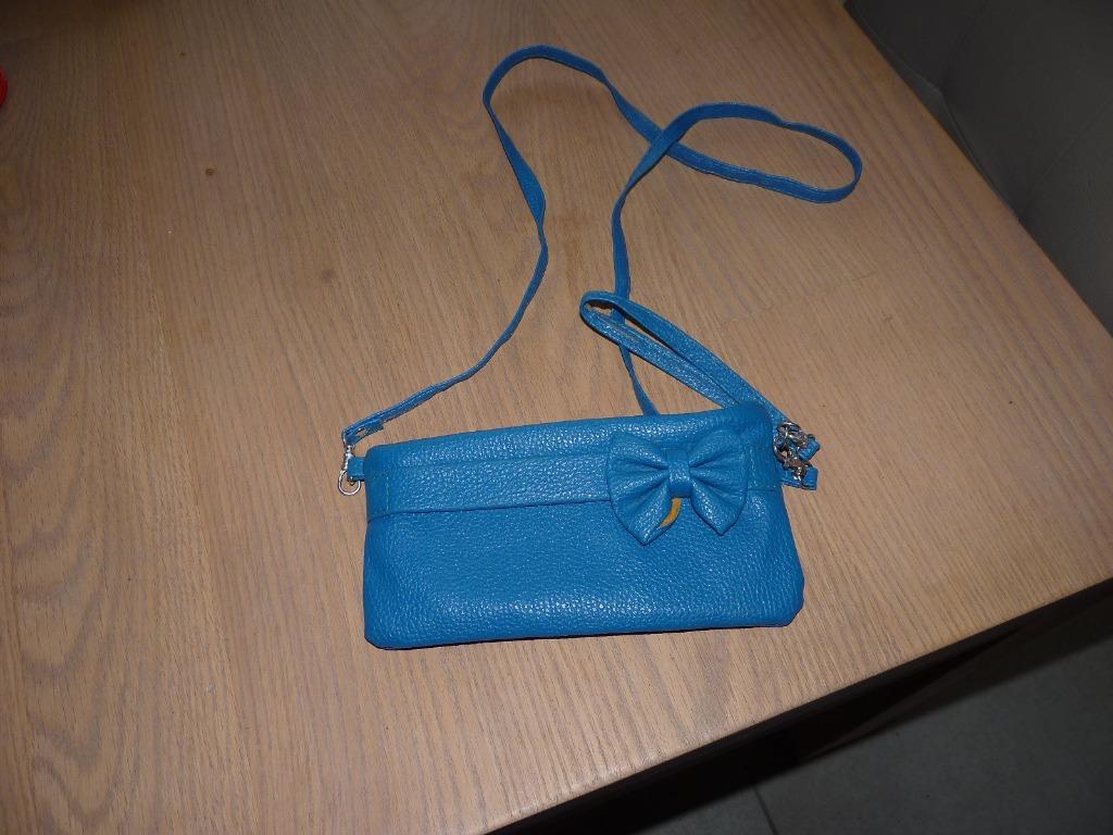 kleine handtas in nieuwe staat, Handtassen en Accessoires, Tassen | Damestassen, Ophalen of Verzenden, Nieuw, Blauw, Handtas