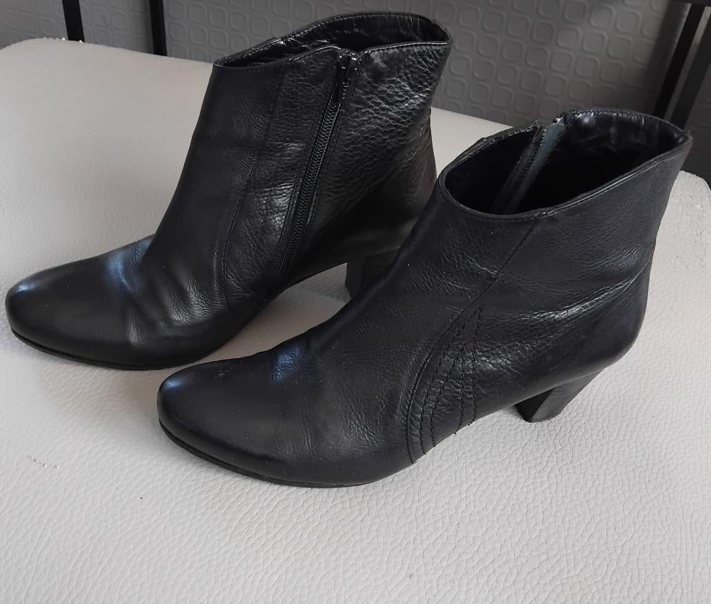 Zwarte lederen enkellaarsjes,met rits,hak 6 cm,maat 40,, Zwart, Lage of Enkellaarzen, Ophalen of Verzenden, Footnotes