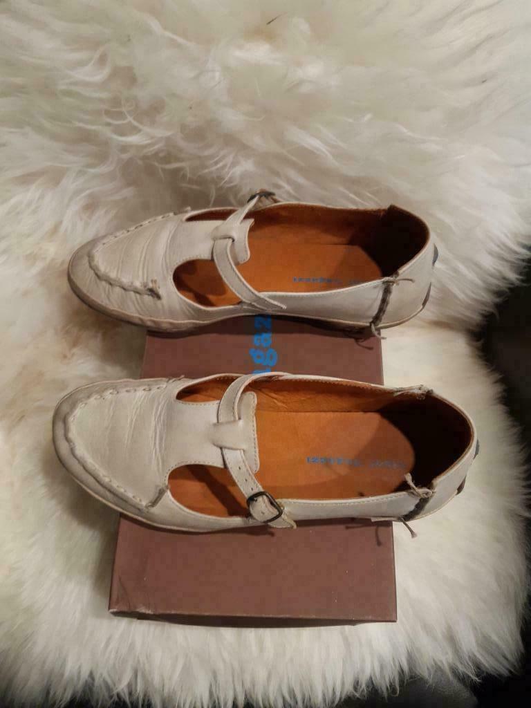 Lichte schoenen merk Ciao Ragazzi maat 39, Kleding | Dames, Beige, Overige typen, Ophalen of Verzenden, Ciao Ragazzi